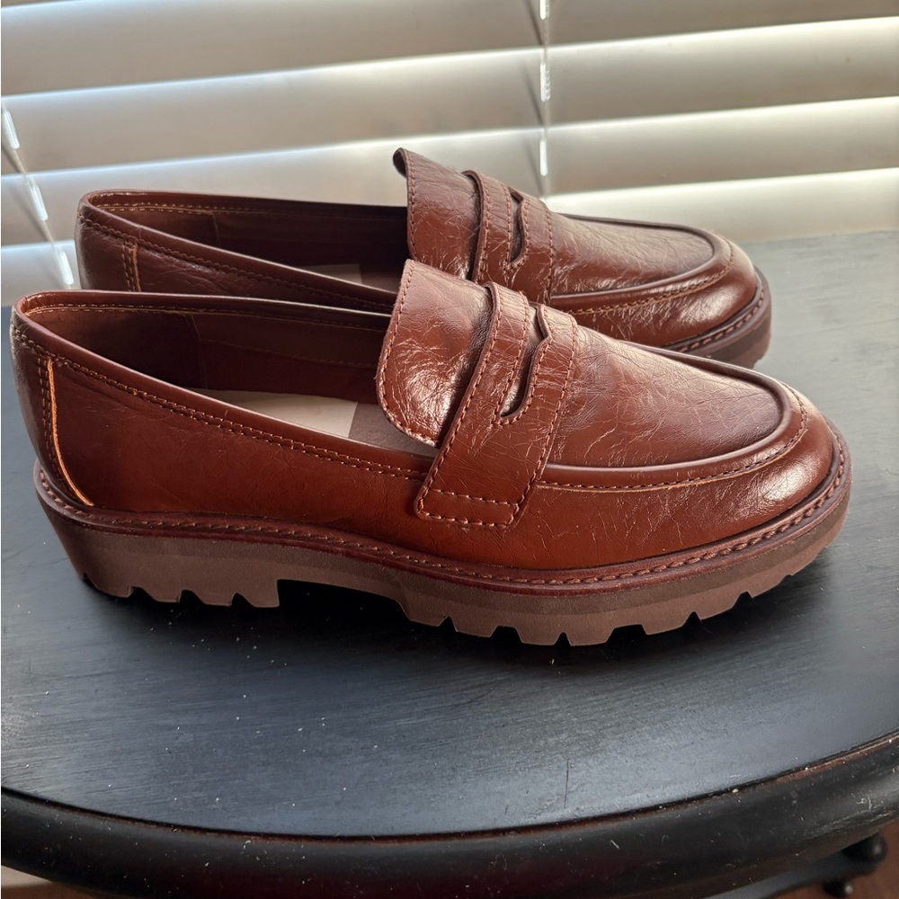 DOLCE VITA Tan Leather Lug Loafers Size 7.5